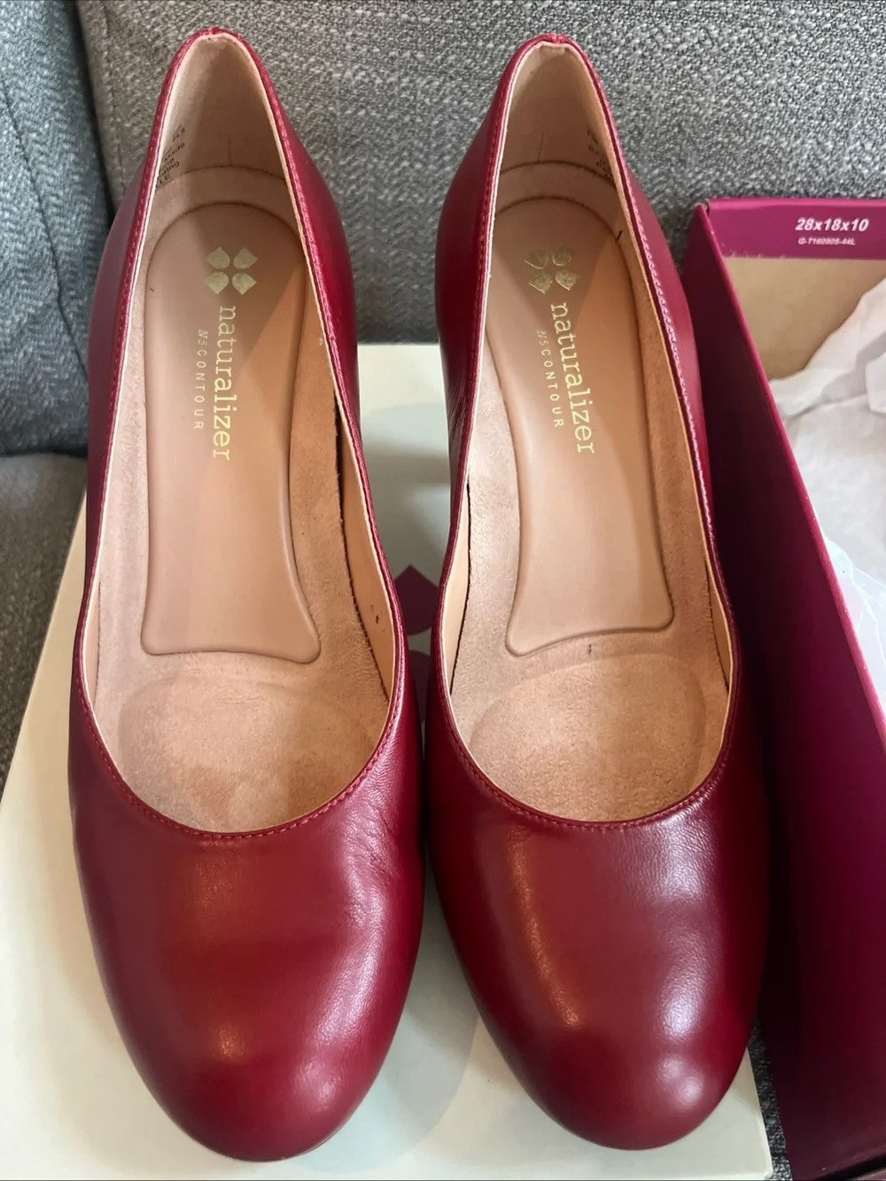 Naturalizer classic pumps